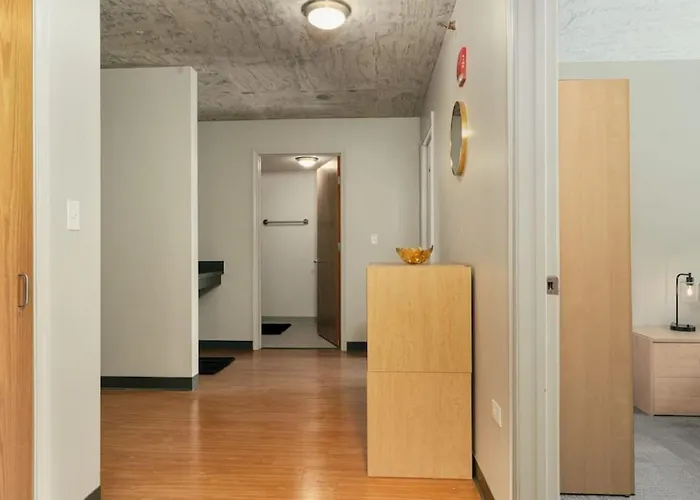 Apartment Affordable 2-bedroom On Wabash Chicago