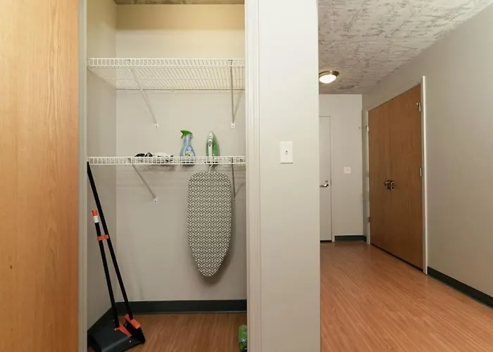 Affordable 2-bedroom On Wabash * Chicago